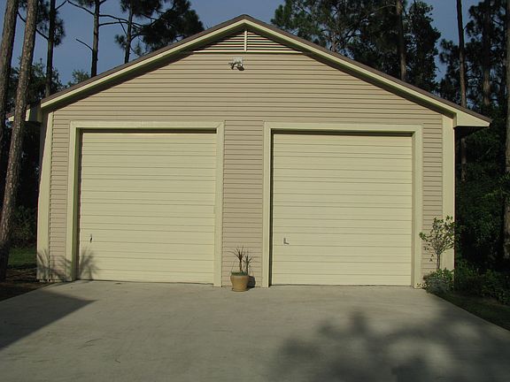 Detached Garage