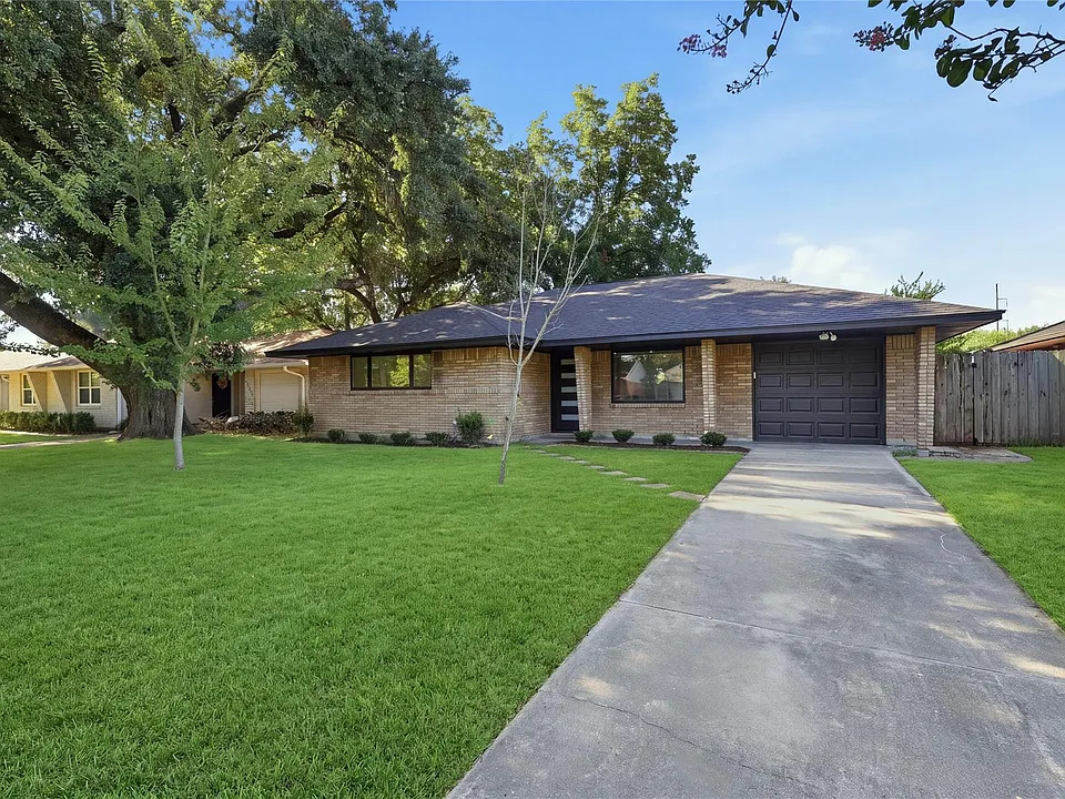 4709 Nina Lee Ln