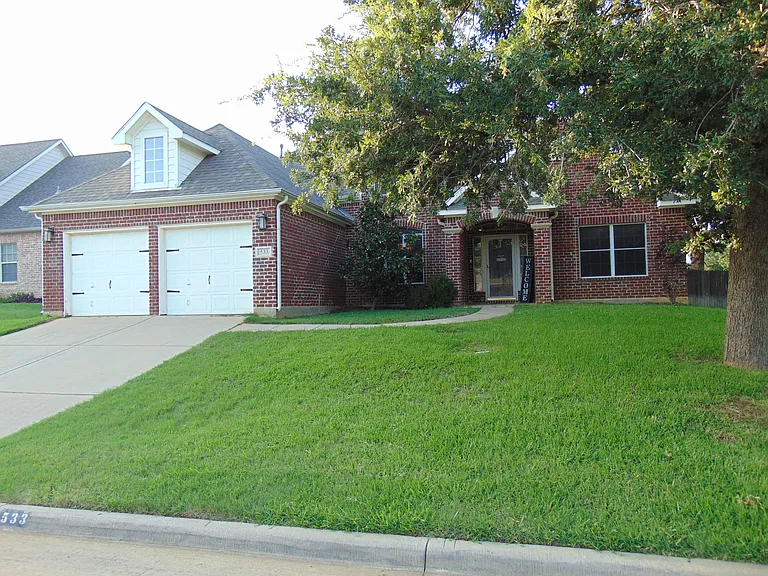 533 Mattie Ln — Photo 1