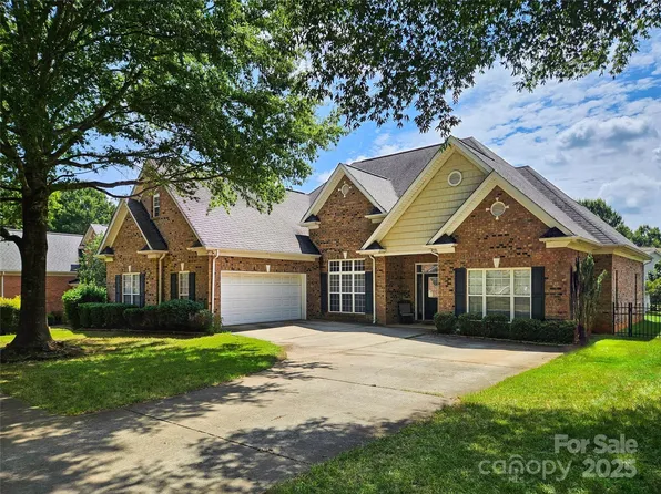 6012 Colton Ridge Dr, Indian Trail, NC 28079