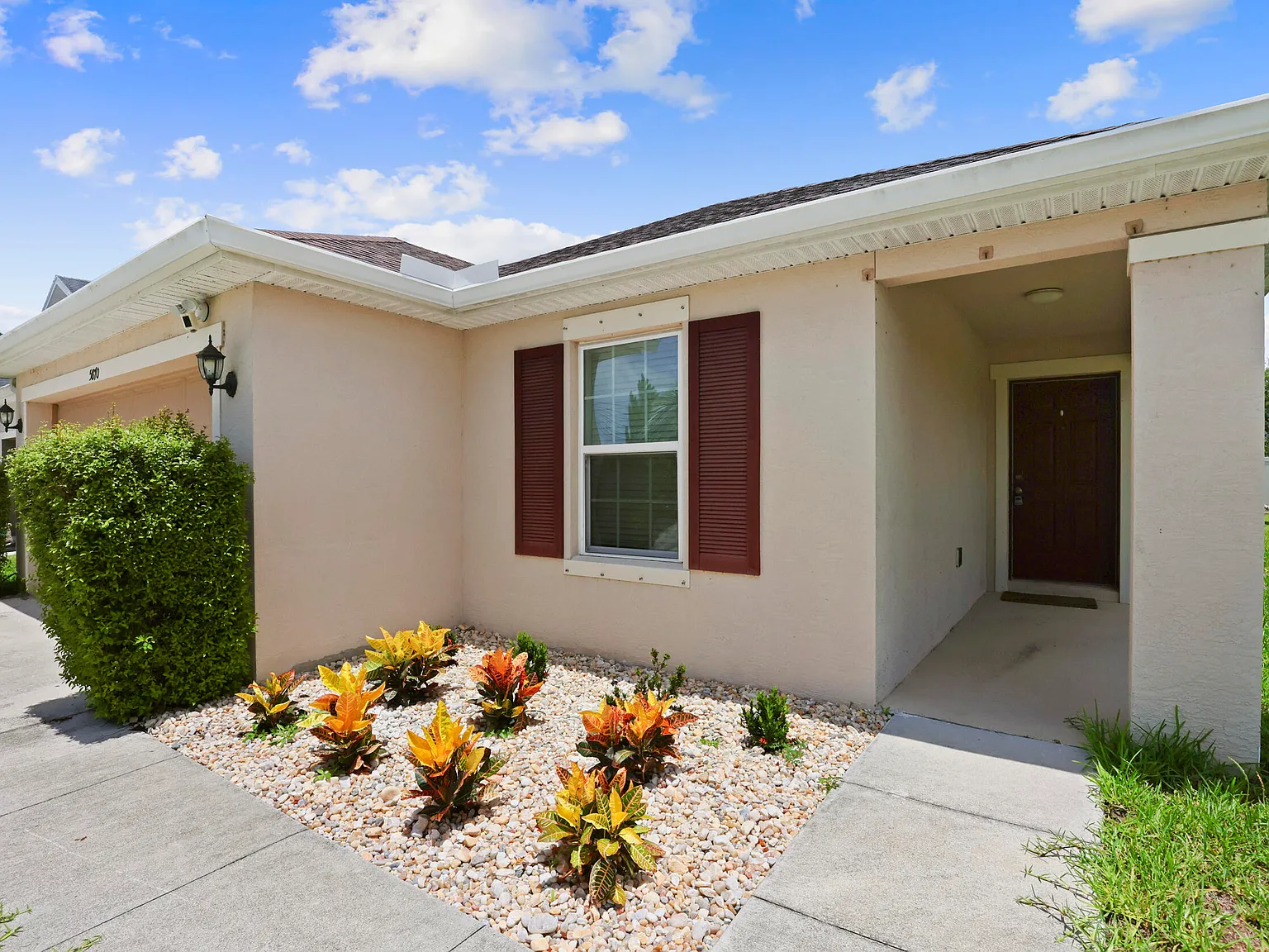 3 bed, 2.0 bath, 1365 sqft, $2,200 — Photo 3