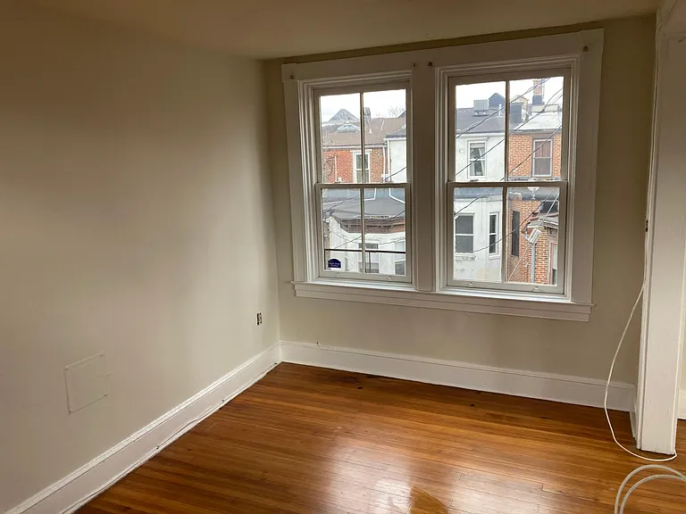 251 Robert St #6 — Photo 11