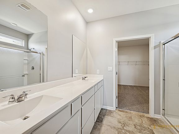 5th image of 6418 Aspen Ln