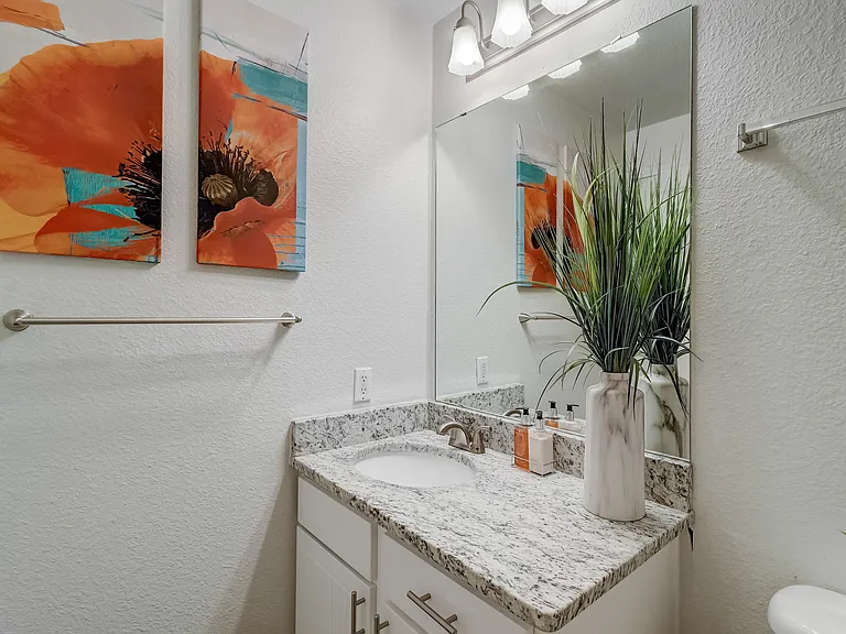 Riverbend Apartments — Photo 15