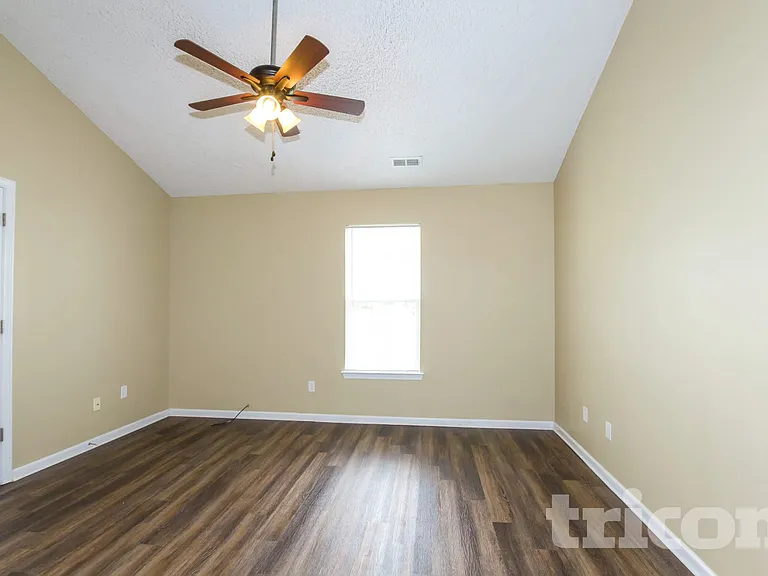 2125 Sebastiani Dr — Photo 7