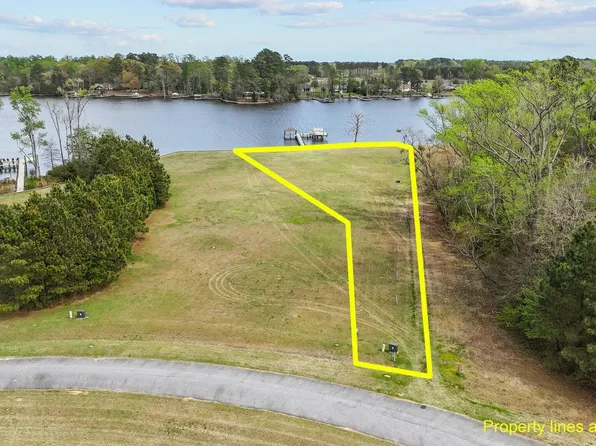 23 Bridgewater Dr N, Bath, NC 27808