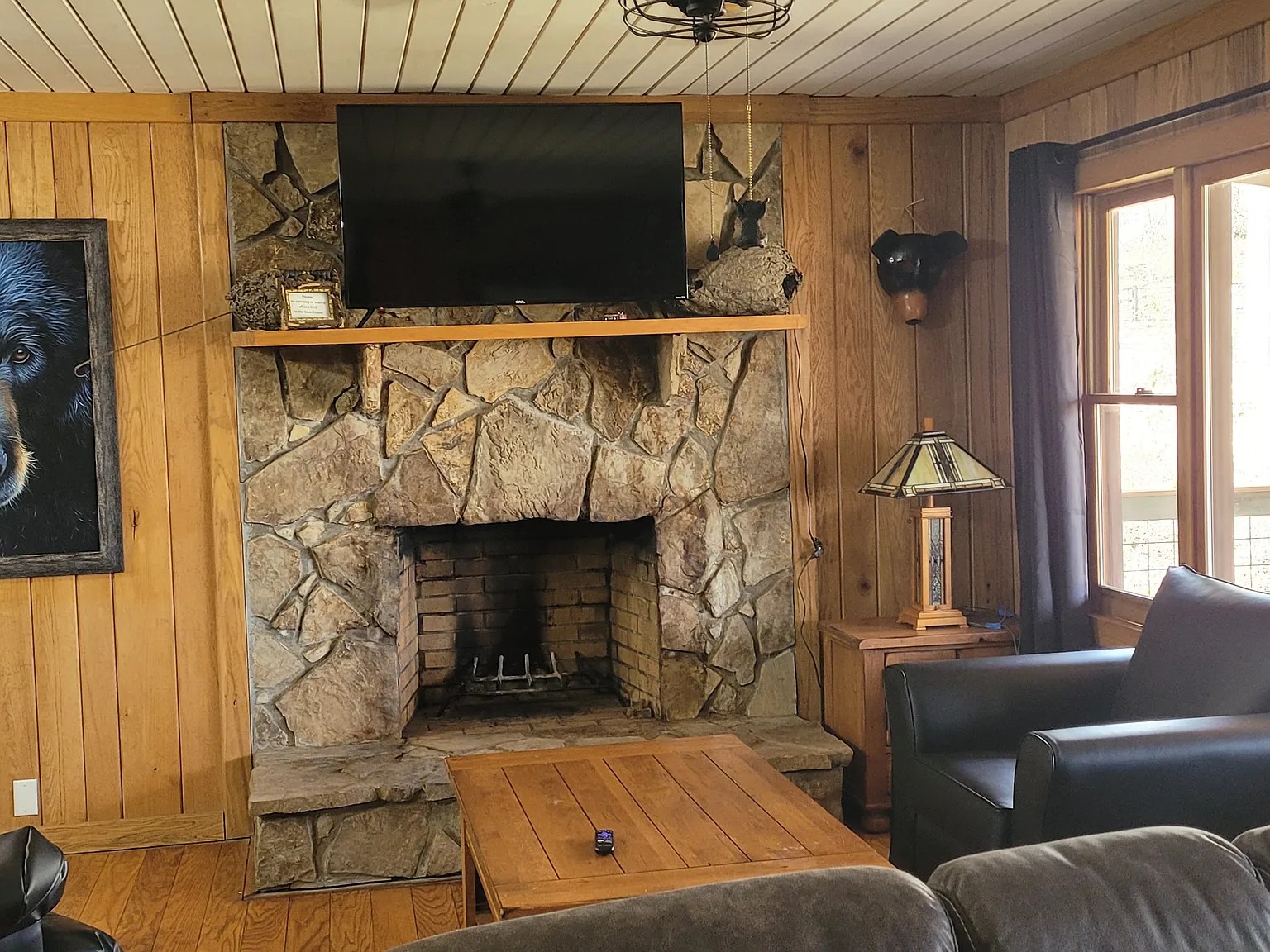 3 bed, 1152 sqft, $2,100 — Photo 3