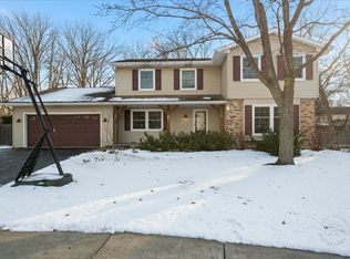 852 Waverly Ct, Naperville, IL 60563