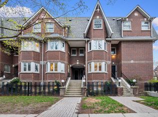 36D Massey St, Toronto, ON M6J3T7