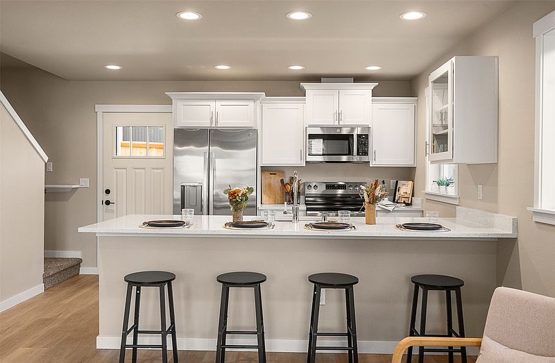 4th image of 6611 Commercial Avenue #1