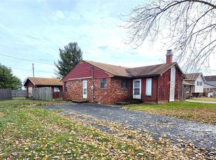 900 Indiana Ave, South Roxana, IL 62087