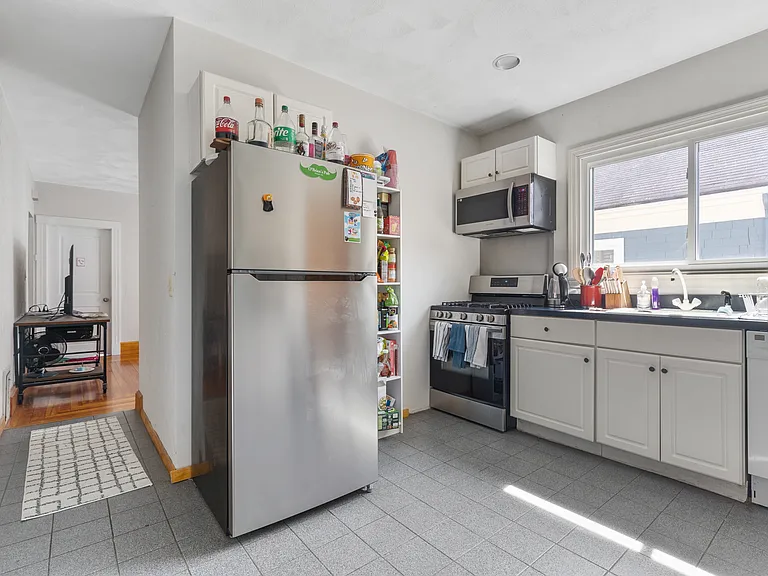14 Barton St — Photo 2