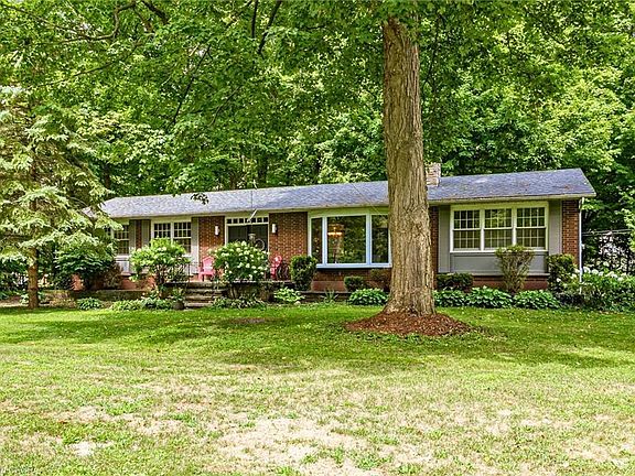 3rd image of 587 Windham Rd #13