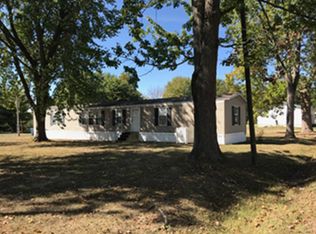 107 E Center St, Wayne City, IL 62895