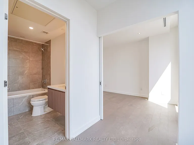 1315 Bay St #1901 — Photo 11