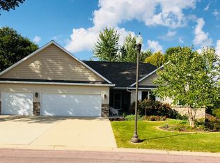 404 Ledlie Ln, Mankato, MN 56001