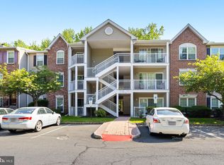 8 Cheverny Ct, Hamilton, NJ 08619