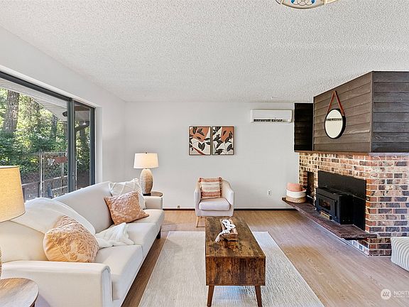 4th image of 14208 Meadowlark Drive NW
