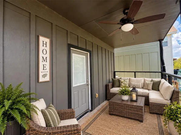 400 Shady Bluff Dr, Wimberley, TX 78676