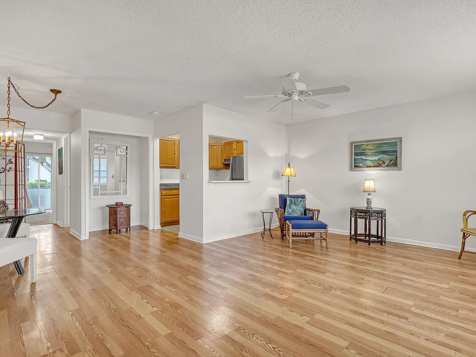 1 bed, 1.5 bath, 684 sqft, $1,325 — Photo 1