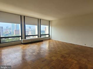 210 Locust St #19FW, Philadelphia, PA