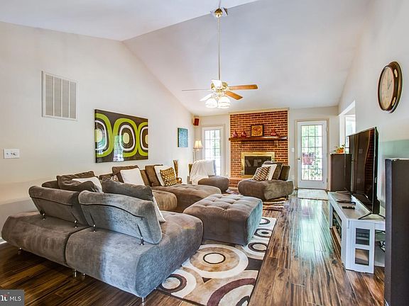 4th image of 10827 Chancellorville Dr