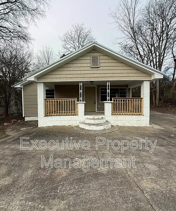 1512 Cherry Ave