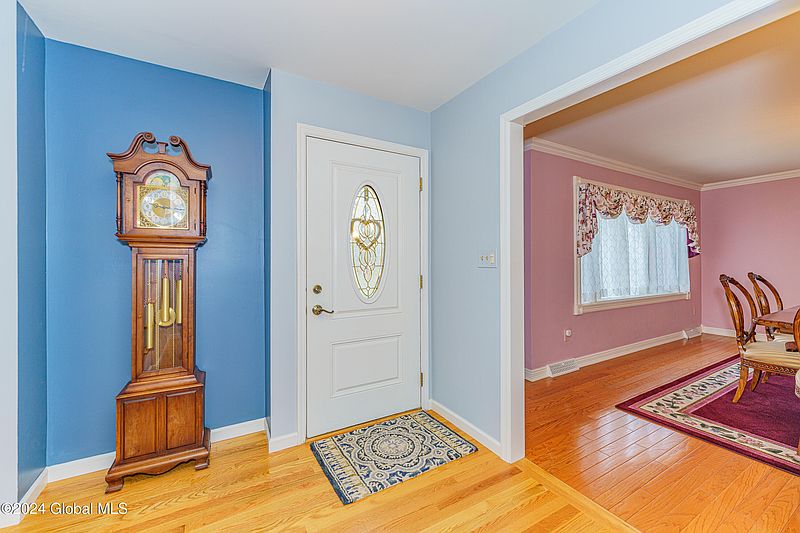 4th image of 4 Woods Way