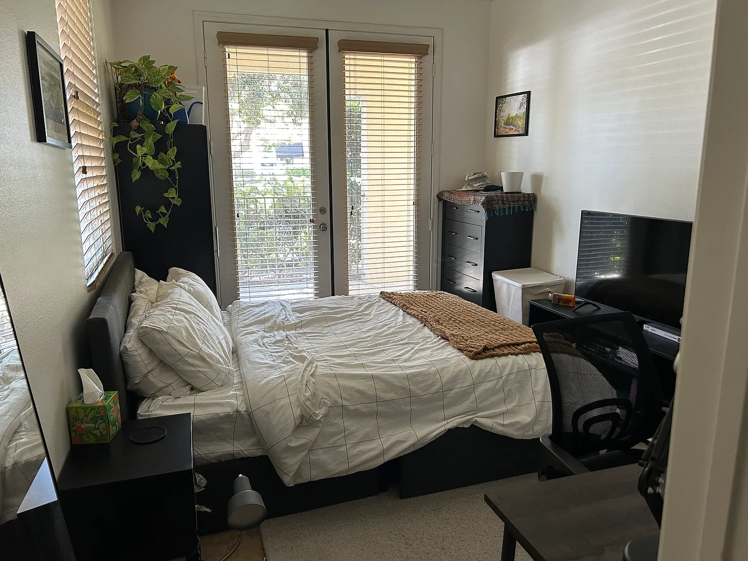 555 E Montecito St — Photo 1