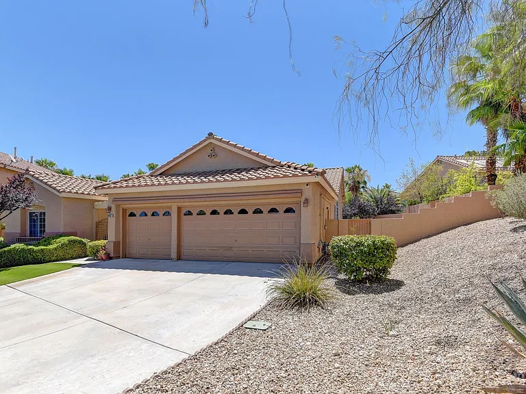 8437 Willowleaf Ct — Photo 4
