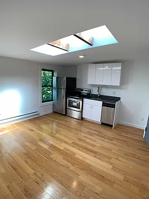 Rented by Cargon Realty | media 18