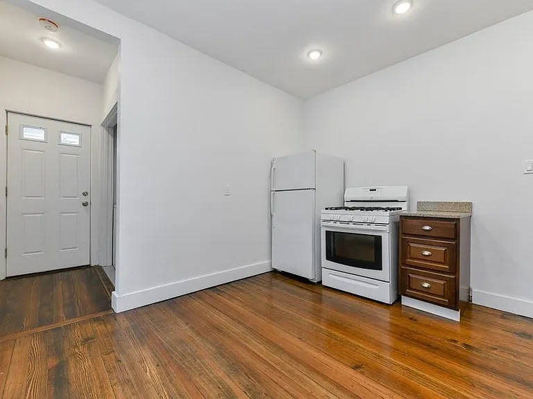 45 Beech Glen St #2 — Photo 5