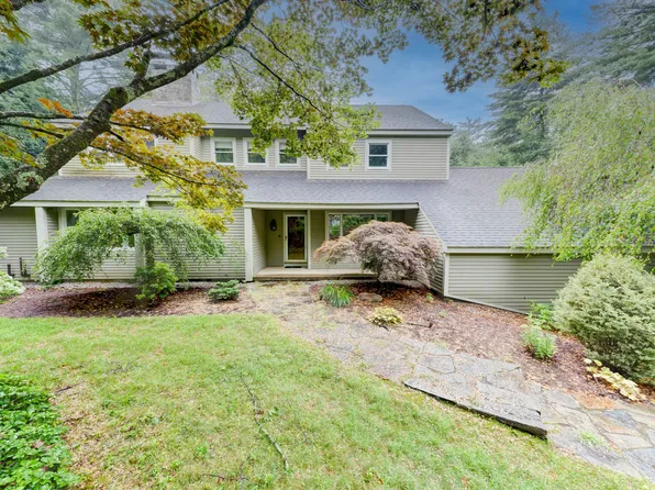 28 Pine Ridge Lane, Mansfield, CT 06250