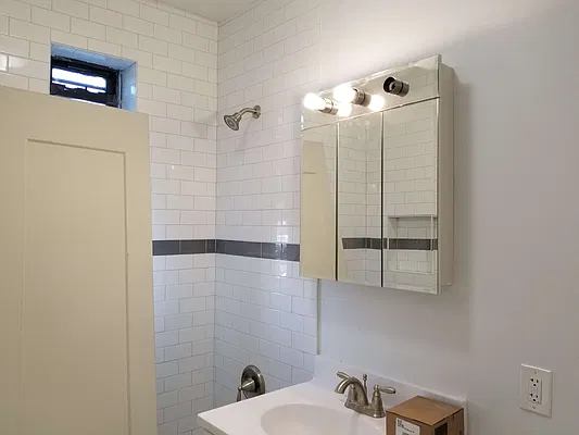 Rented by The Coop Connection LLC | media 22