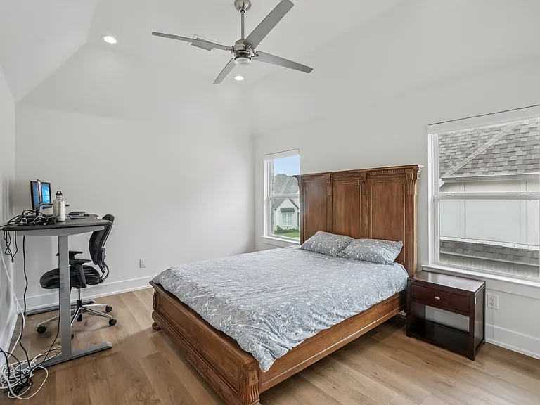 3960 Medio Creek Dr — Photo 22