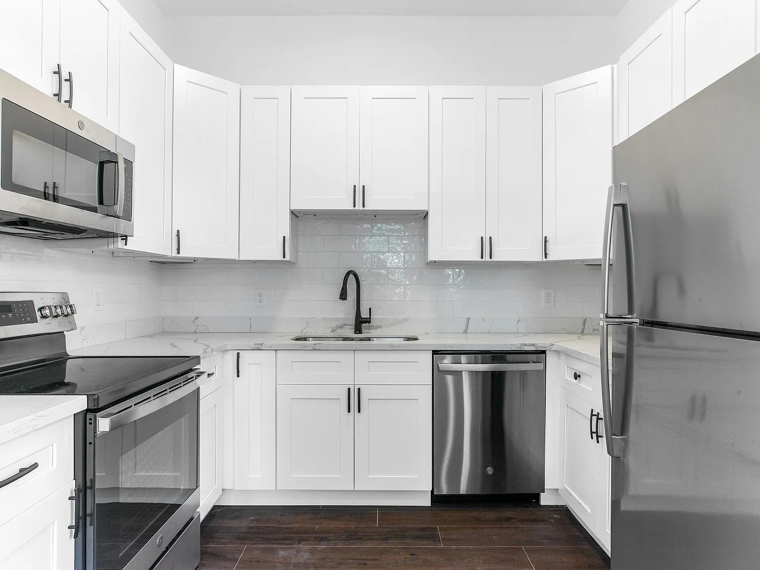 3 bed, 1100 sqft, $1,889 — Photo 4