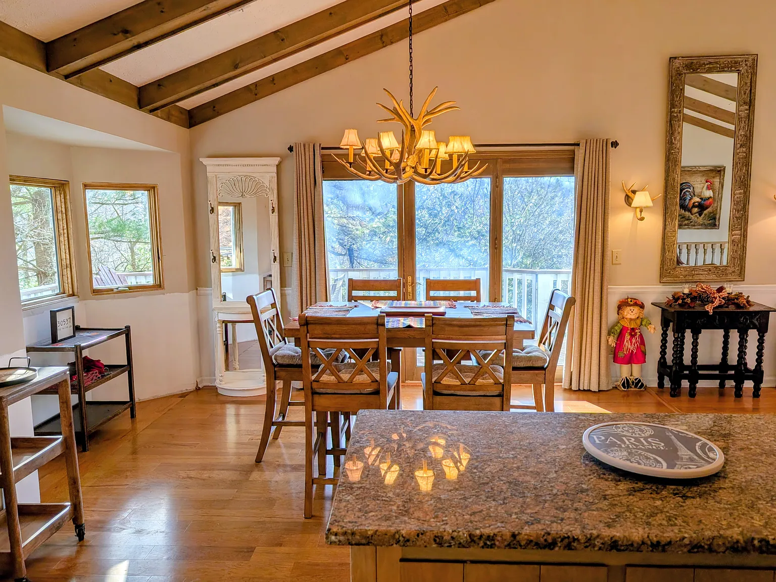 4 bed, 3.5 bath, 2448 sqft, $4,000 — Photo 4