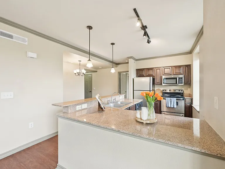 2101 Church Street — Photo 114