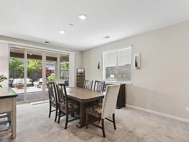 3652 Edington Dr — Photo 15