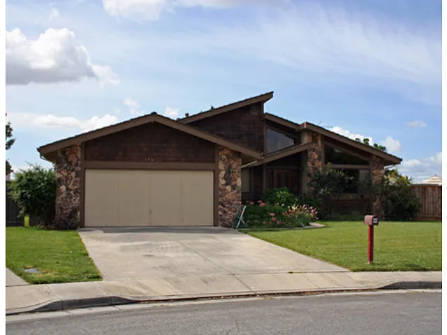 3435 Neves Way photo 1