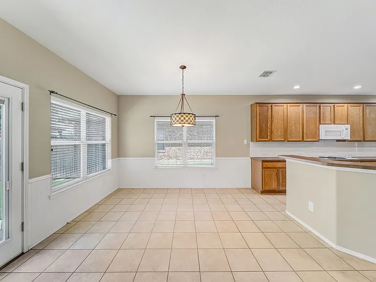 8162 Robertson Dr — Photo 12
