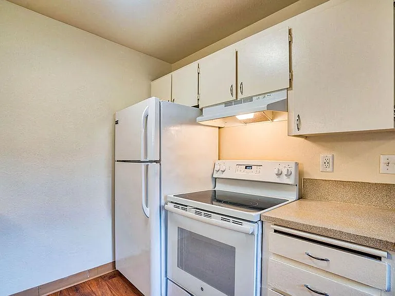 Maple Terrace Apartments — Photo 16