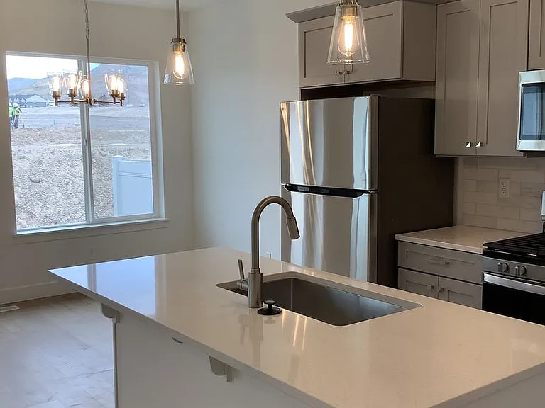 941 N Portman Way — Photo 5