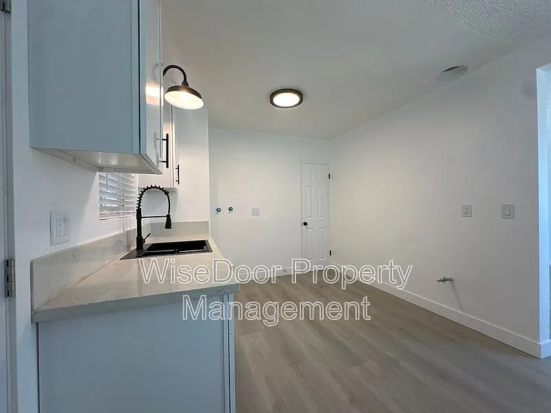 2 bed, 1.0 bath, 805 sqft, $2,795 — Photo 4
