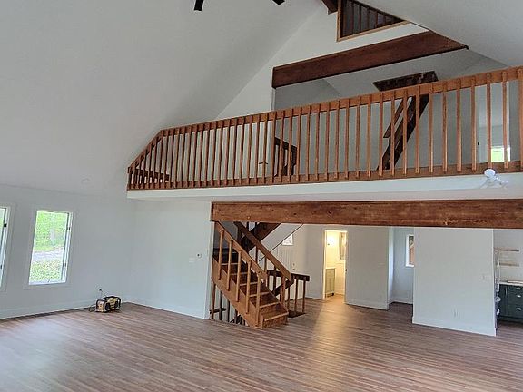 3rd image of 1685 Treetop Ln