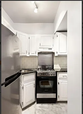 Rented by Keller Williams NYC | media 19