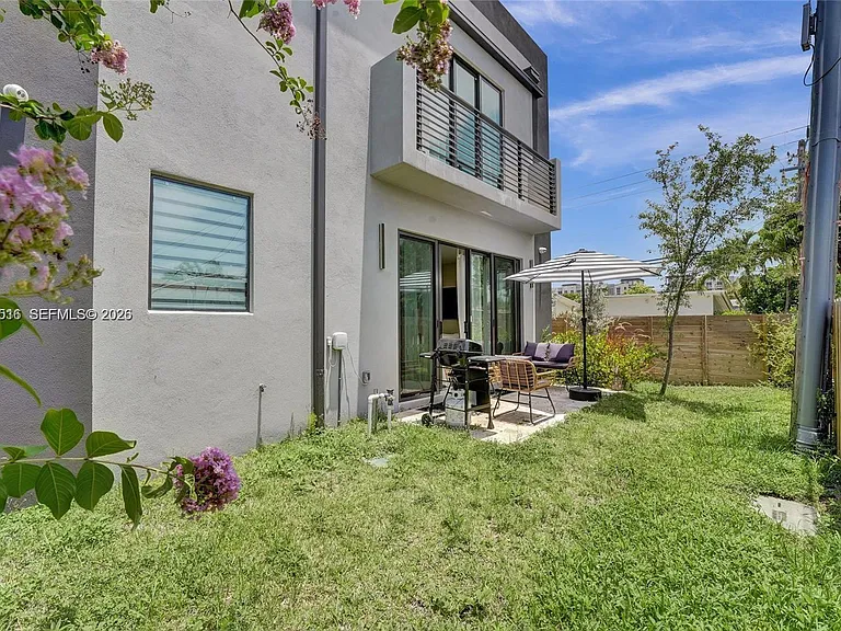 1617 NE 11th St #Townhouse 1 — Photo 16