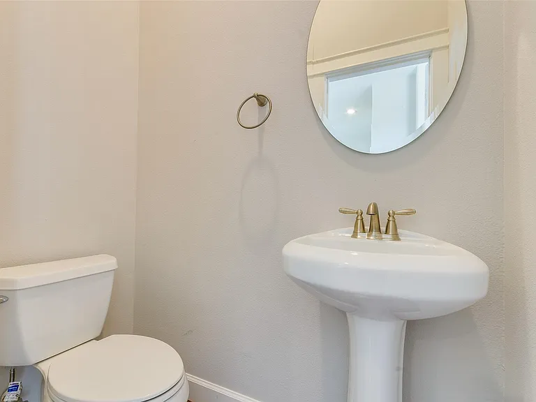 1815 Napa Creek Ln — Photo 42