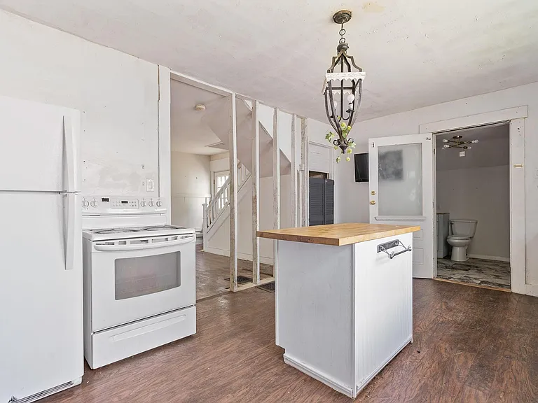 2225 Catalpa Dr — Photo 13