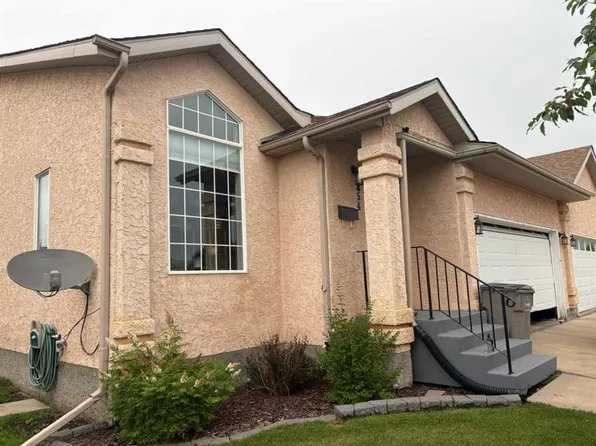 8854 S 106th Ave, Grande Prairie, AB T8X 1L3